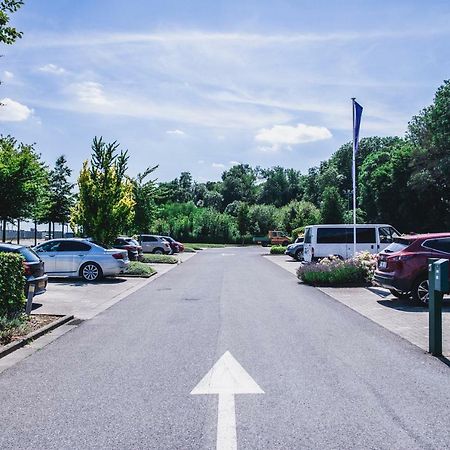 Dc Hotel Charleroi Airport Ngoại thất bức ảnh