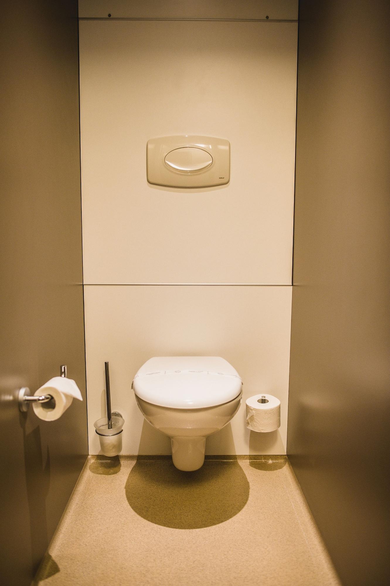 Dc Hotel Charleroi Airport Ngoại thất bức ảnh