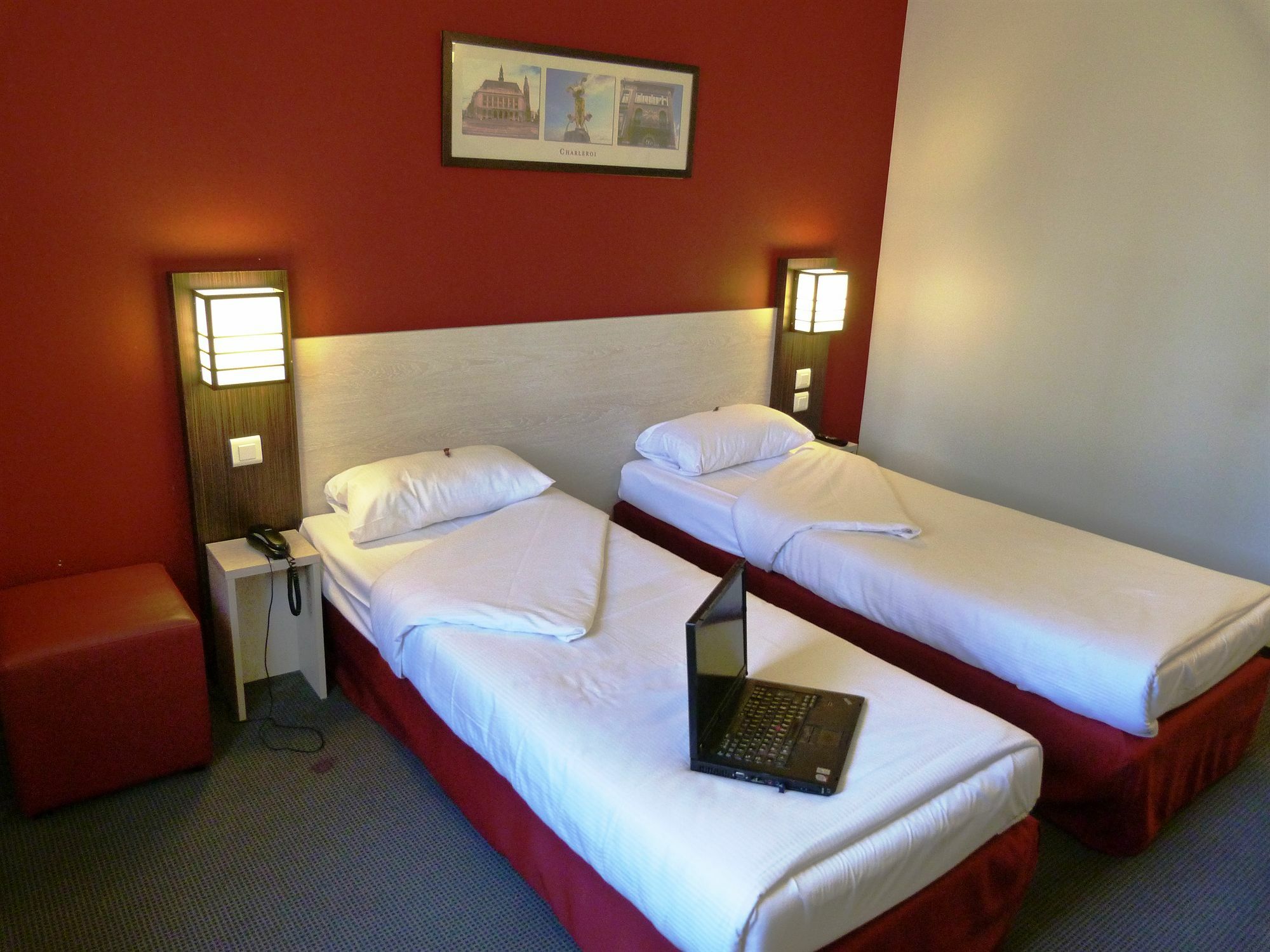 Dc Hotel Charleroi Airport Ngoại thất bức ảnh